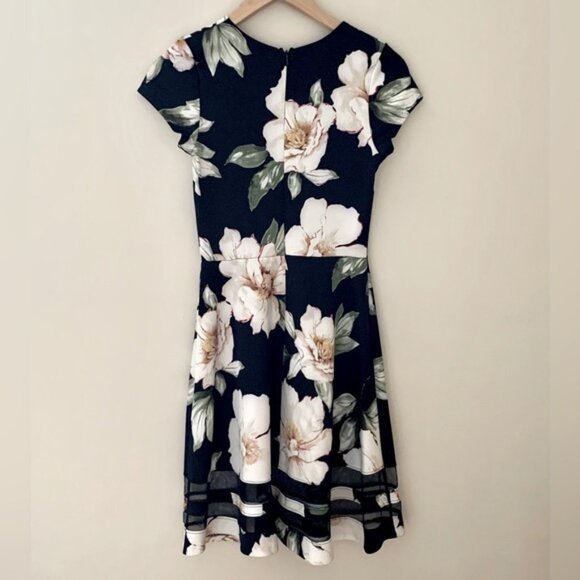 Design Lab dress black with floral and mesh detail - Picture 2 of 4